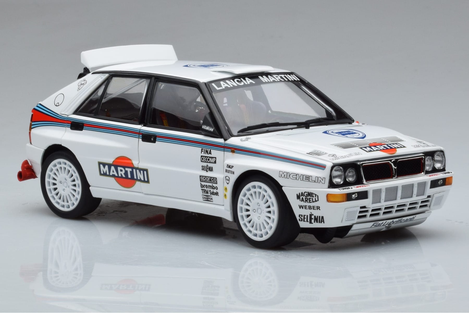 Lancia Delta HF Integrale Evoluzione Test Car Kyosho 1:18 08348G Метал — снимка 5 от 9