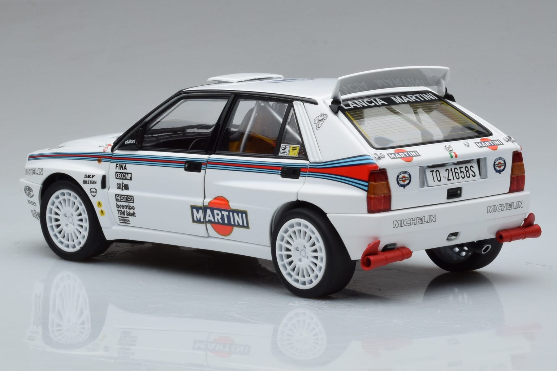 Lancia Delta HF Integrale Evoluzione Test Car Kyosho 1:18 08348G Метал — снимка 6 от 9