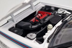 Lancia Delta HF Integrale Evoluzione Test Car Kyosho 1:18 08348G Метал — снимка 8 от 9