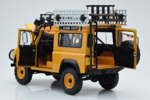 Land Rover Defender 90 Camel Trophy Borneo 1985 Almost Real 1:18 810213 Метал — снимка 5 от 8