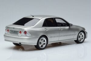 Lexus IS200 XE10 Сребрист Otto 1:18 OT991 Смола — снимка 2 от 6