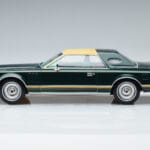 Lincoln Continental Mark V Тъмнозелен MCG 1:18 MCG18404 Метал - image 3 of 6