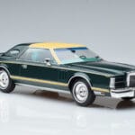 Lincoln Continental Mark V Тъмнозелен MCG 1:18 MCG18404 Метал - image 4 of 6