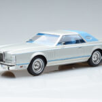 Lincoln Continental Mark V Сребрист MCG 1:18