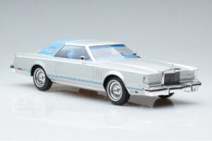 Lincoln Continental Mark V Сребрист MCG 1:18 MCG18403 Метал — снимка 4 от 6