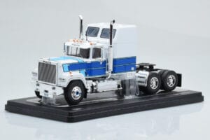 Mack Superliner Magnum Бял Син IXO 1:43