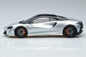 McLaren Artura Сребрист GT Spirit 1:18 GT873 Смола — снимка 3 от 6