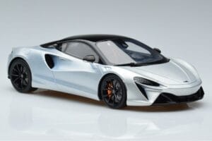 McLaren Artura Сребрист GT Spirit 1:18 GT873 Смола — снимка 4 от 6