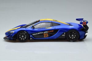 McLaren P1 GTR Синьо С Жълти Ивици AUTOart 1:18 81542 Композит — снимка 4 от 7