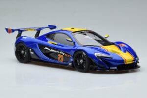 McLaren P1 GTR Синьо С Жълти Ивици AUTOart 1:18 81542 Композит — снимка 5 от 7
