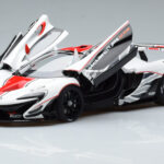 McLaren P1 GTR Гланцово Бяло С Червени Ивици AUTOart 1:18 - image 2 of 7