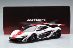 McLaren P1 GTR Гланцово Бяло С Червени Ивици AUTOart 1:18 81541 Композит — снимка 7 от 7