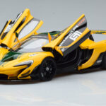 McLaren P1 GTR Жълто С Зелени Ивици AUTOart 1:18 - image 2 of 7