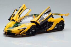 McLaren P1 GTR Жълто С Зелени Ивици AUTOart 1:18 81544 Композит — снимка 2 от 7