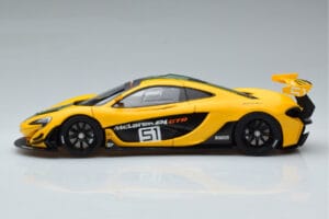 McLaren P1 GTR Жълто С Зелени Ивици AUTOart 1:18 81544 Композит — снимка 4 от 7
