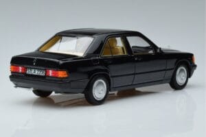 Mercedes 190 E W201 Лимитирана Серия Norev 1:18 183823 Метал — снимка 3 от 10