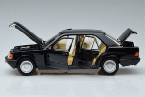 Mercedes 190 E W201 Лимитирана Серия Norev 1:18 183823 Метал — снимка 4 от 10
