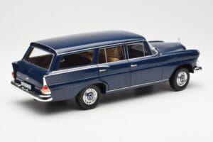Mercedes 200 Universal W115 Син Norev 1:18 183599 Метал — снимка 3 от 8