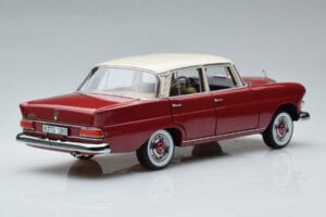 Mercedes 200 W110 Червен Norev 1:18 183706 Метал — снимка 3 от 7