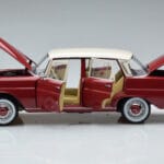 Mercedes 200 W110 Червен Norev 1:18 - image 4 of 7