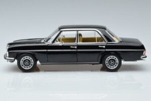 Mercedes 200 W115 Лимитирана Серия Norev 1:18 183775 Метал — снимка 5 от 8