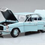 Mercedes 200 W115 Norev 1:18 183777 Метал - image 2 of 7