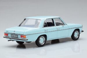Mercedes 200 W115 Norev 1:18 183777 Метал — снимка 3 от 7