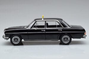 Mercedes 200 W115 Такси Norev 1:18 183776 Метал — снимка 4 от 7