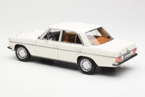 Mercedes 200 W115 Бял Norev 1:18 183770 Метал — снимка 7 от 8