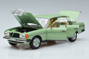 Mercedes 200 W123 Зелен Norev 1:18 183796 Метал — снимка 2 от 7