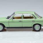 Mercedes 200 W123 Зелен Norev 1:18 183796 Метал - image 4 of 7