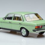Mercedes 200 W123 Зелен Norev 1:18 183796 Метал - image 6 of 7