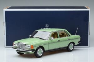 Mercedes 200 W123 Зелен Norev 1:18 183796 Метал — снимка 7 от 7