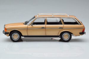 Mercedes 200T S123 Бежово Norev 1:18 183738 Метал — снимка 5 от 9