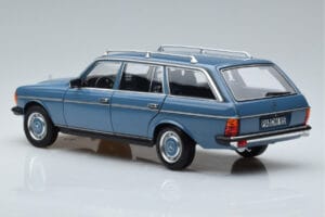 Mercedes 200T S123 Синьо Norev 1:18 183737 Метал — снимка 6 от 7