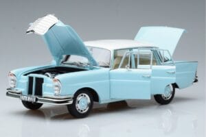 Mercedes 220 S W111 Син Norev 1:18 183920 Метал — снимка 2 от 7