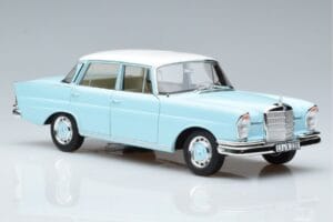 Mercedes 220 S W111 Син Norev 1:18 183920 Метал — снимка 5 от 7