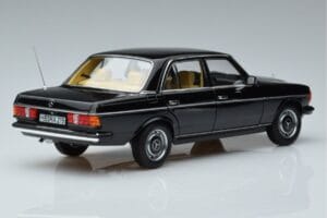Mercedes 230E W123 Лимитирана Серия Norev 1:18 183711 Метал — снимка 3 от 8