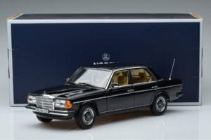 Mercedes 230E W123 Лимитирана Серия Norev 1:18 183711 Метал — снимка 8 от 8