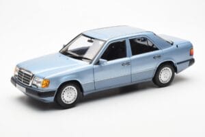 Mercedes 230E W124 Светлосиньо Металик Norev 1:18