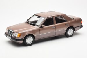 Mercedes 230E W124 Rosewood Metallic Дилърско Издание Norev 1:18