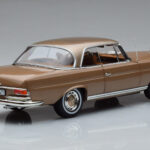Mercedes 250 SE Coupe W111 Златен Металик Norev 1:18 - image 3 of 7