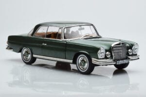Mercedes 250 SE Coupe W111 Зелено Металик Лимитирана Серия Norev 1:18 183764 Метал — снимка 5 от 7