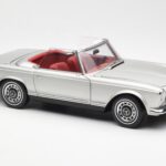 Mercedes 280 SL W113 Pagoda Сребрист Schuco 1:18 - image 6 of 8