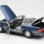 Mercedes 300 SL R107 Морско Синьо Norev 1:18 - image 5 of 8