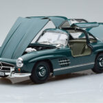 Mercedes 300 SL W198 Gullwing Зелен Norev 1:18 - image 2 of 7