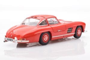 Mercedes 300 SL W198 Gullwing Червен Minichamps 1:18 110037211 Метал — снимка 3 от 8