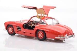 Mercedes 300 SL W198 Gullwing Червен Minichamps 1:18 110037211 Метал — снимка 5 от 8