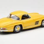 Mercedes 300 SL W198 Roadster Жълт Norev 1:18 - image 3 of 8