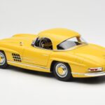 Mercedes 300 SL W198 Roadster Жълт Norev 1:18 - image 7 of 8